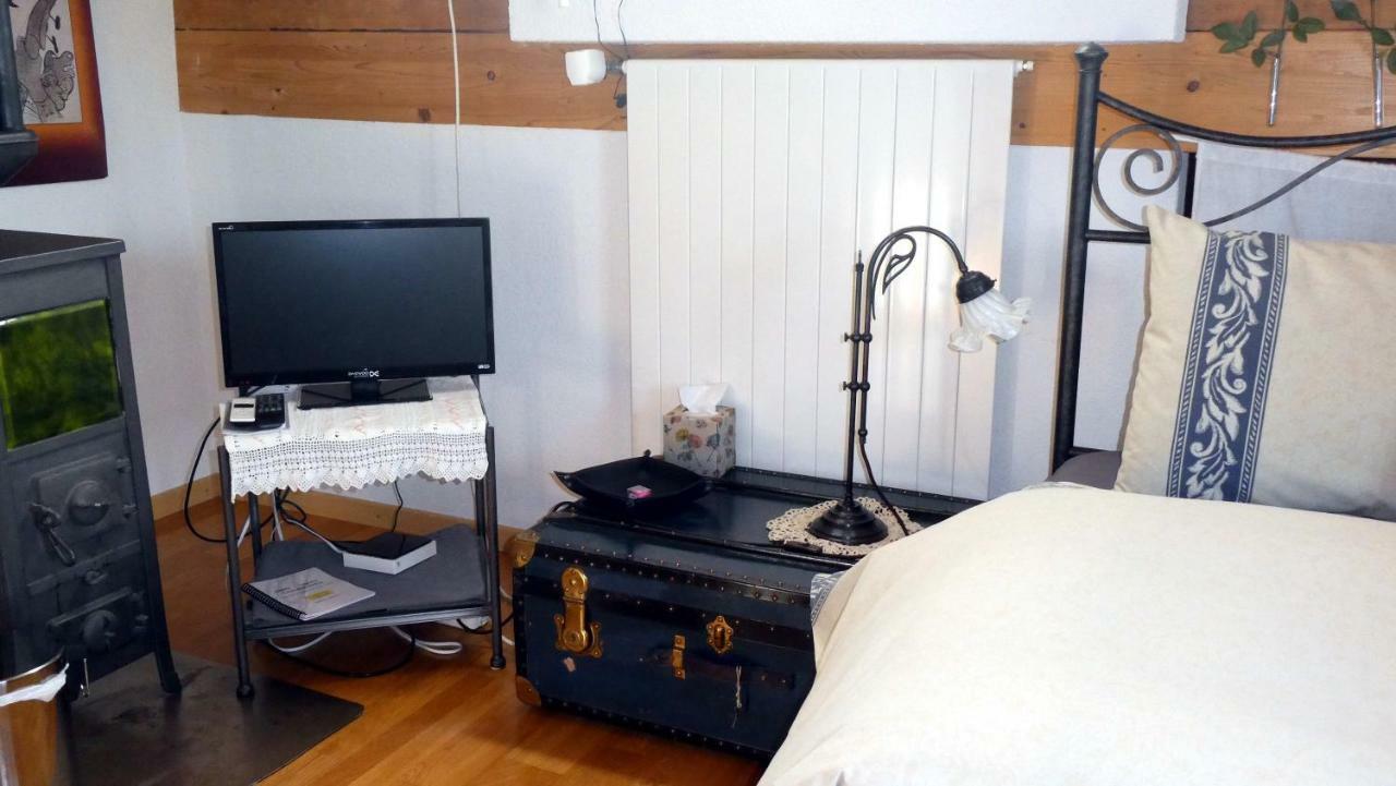 Bed & Breakfast Im Chellhof Benken  Bagian luar foto